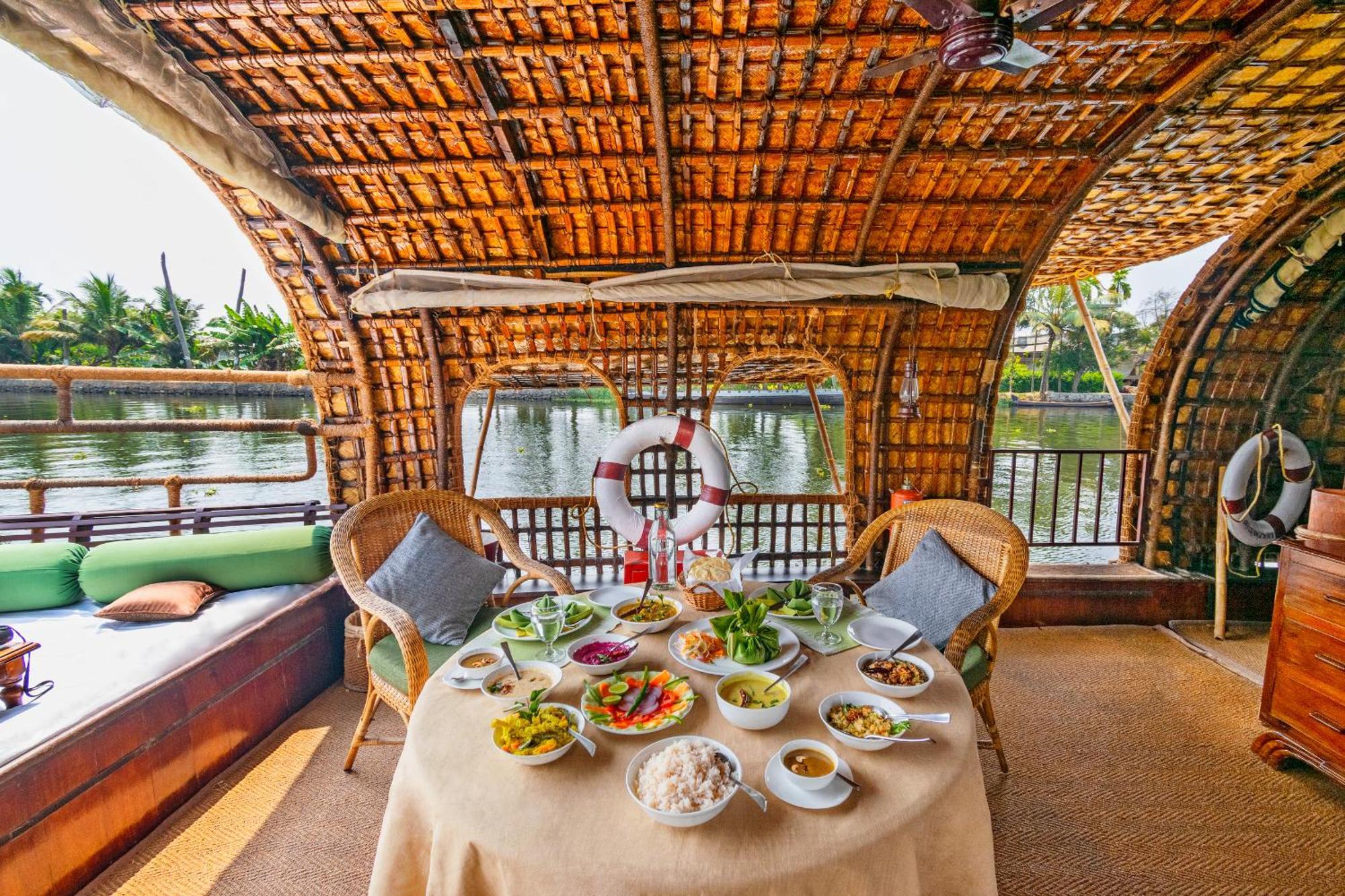 Готель Spice Coast Cruises - Houseboat, A Cgh Earth Experience Alappuzha Екстер'єр фото