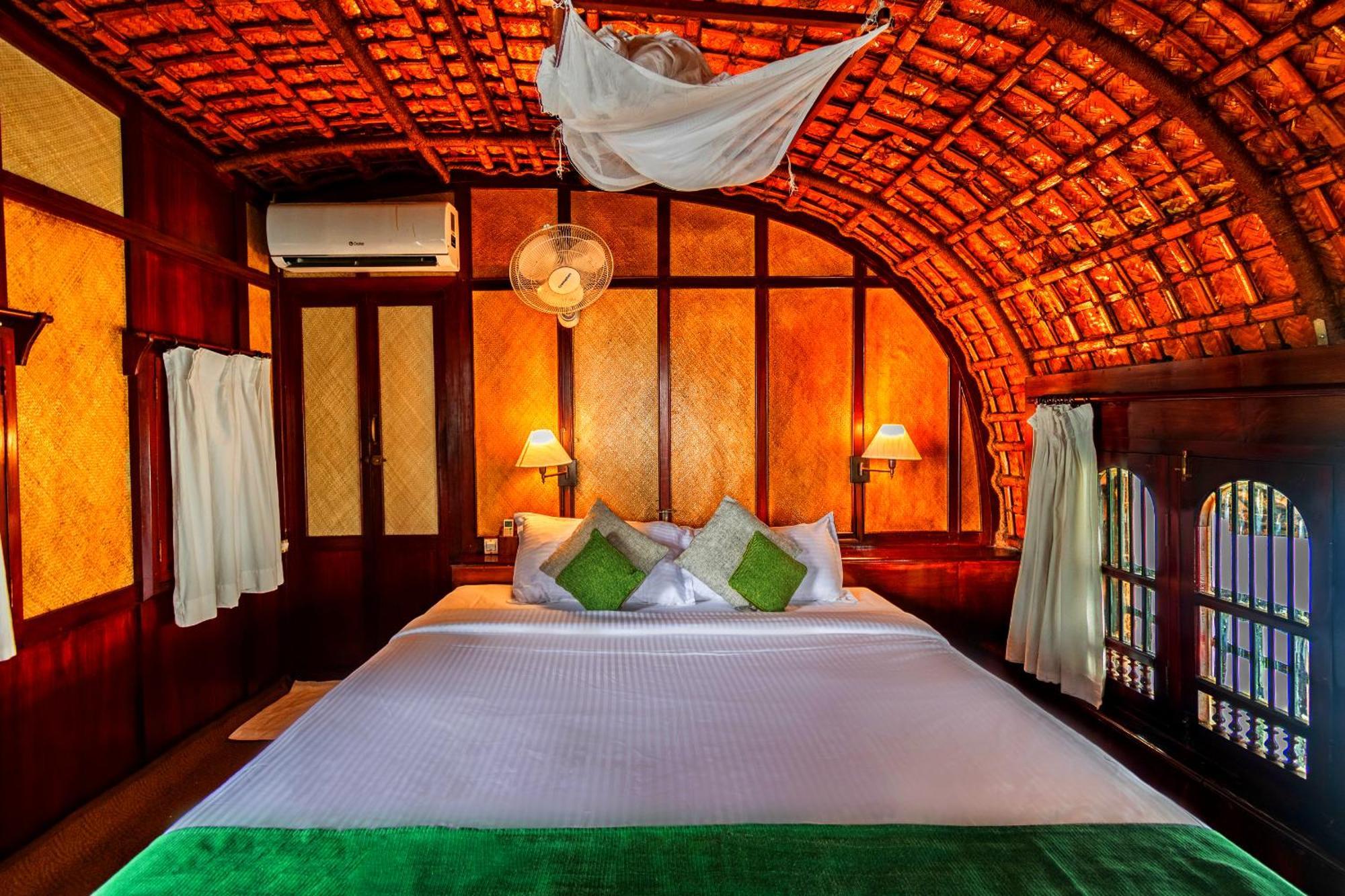 Готель Spice Coast Cruises - Houseboat, A Cgh Earth Experience Alappuzha Екстер'єр фото