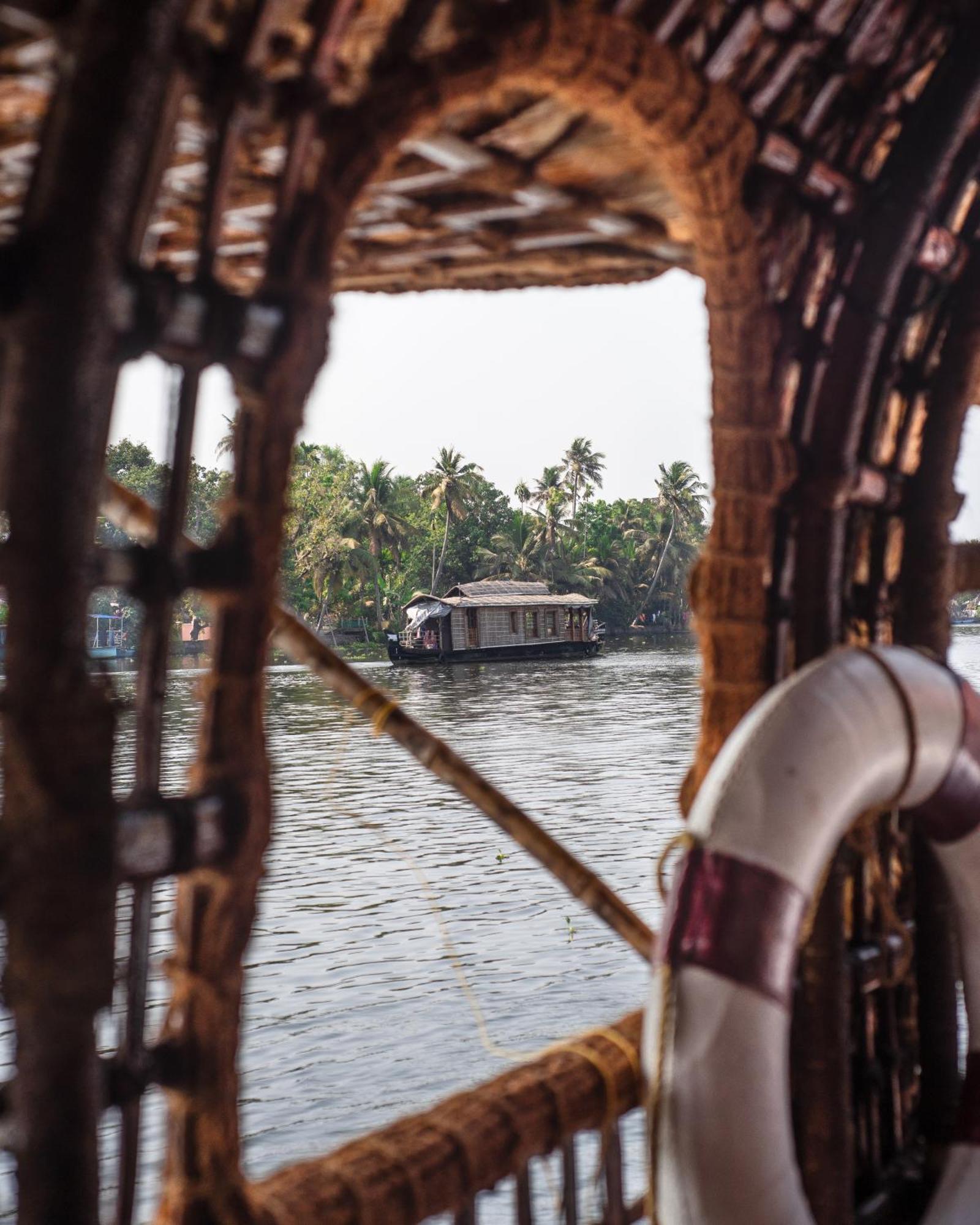 Готель Spice Coast Cruises - Houseboat, A Cgh Earth Experience Alappuzha Екстер'єр фото