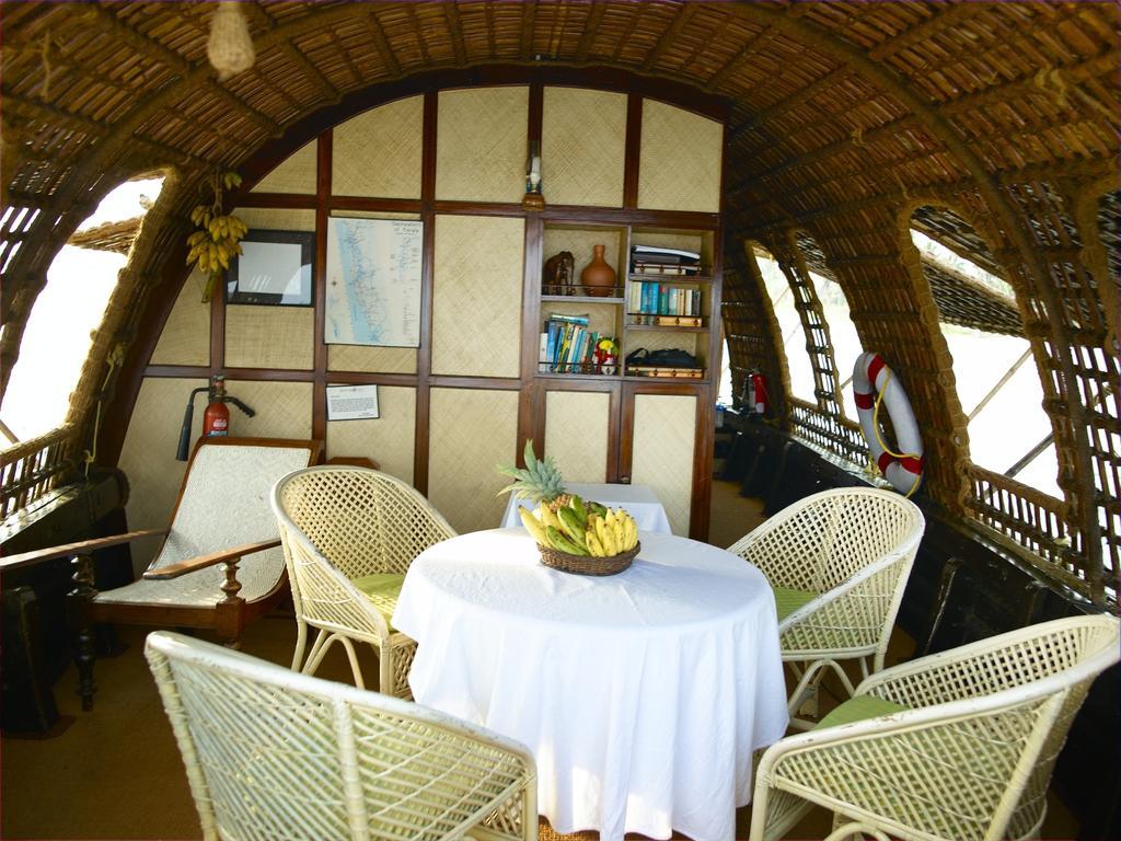 Готель Spice Coast Cruises - Houseboat, A Cgh Earth Experience Alappuzha Екстер'єр фото