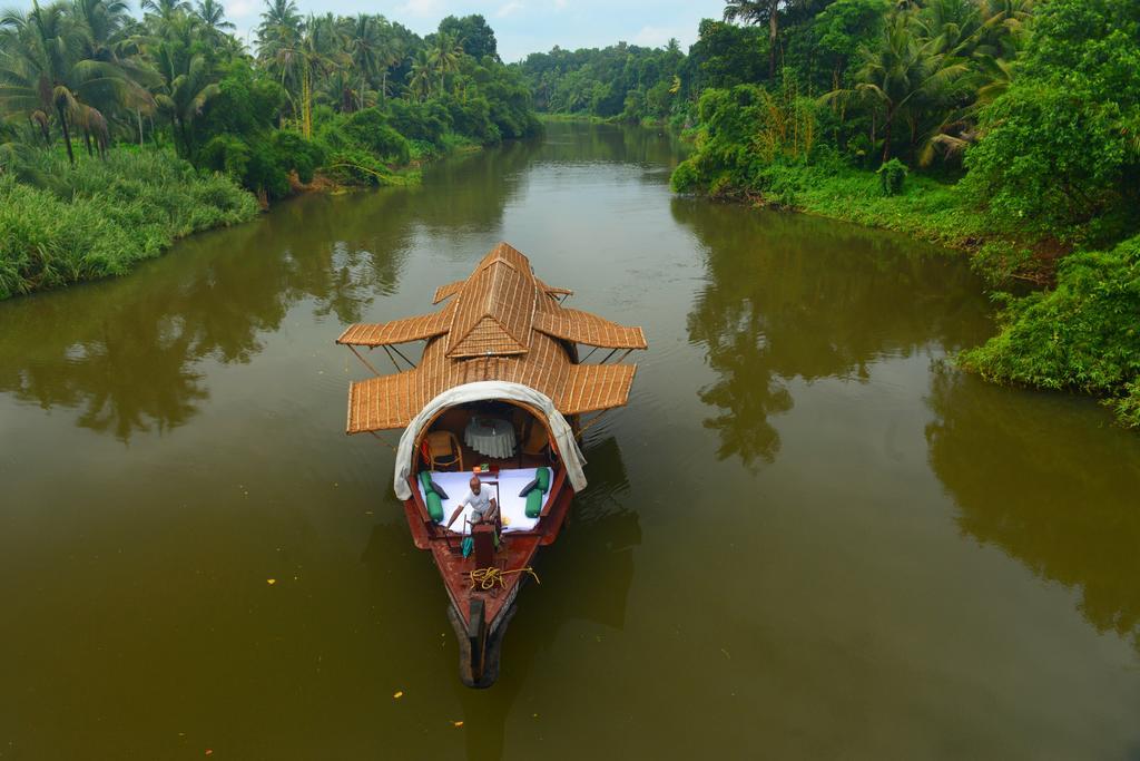 Готель Spice Coast Cruises - Houseboat, A Cgh Earth Experience Alappuzha Екстер'єр фото